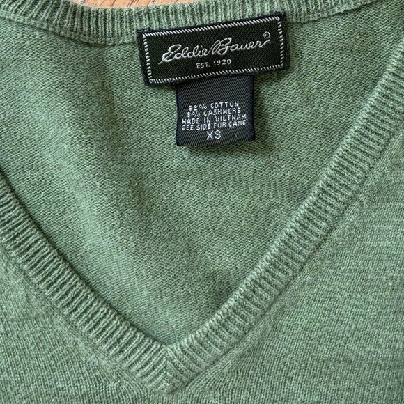Eddie Bauer green v neck sweater - Picture 3 of 4